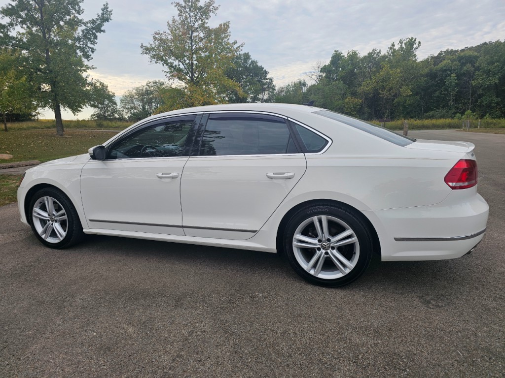 2015 Volkswagen Passat Image 9