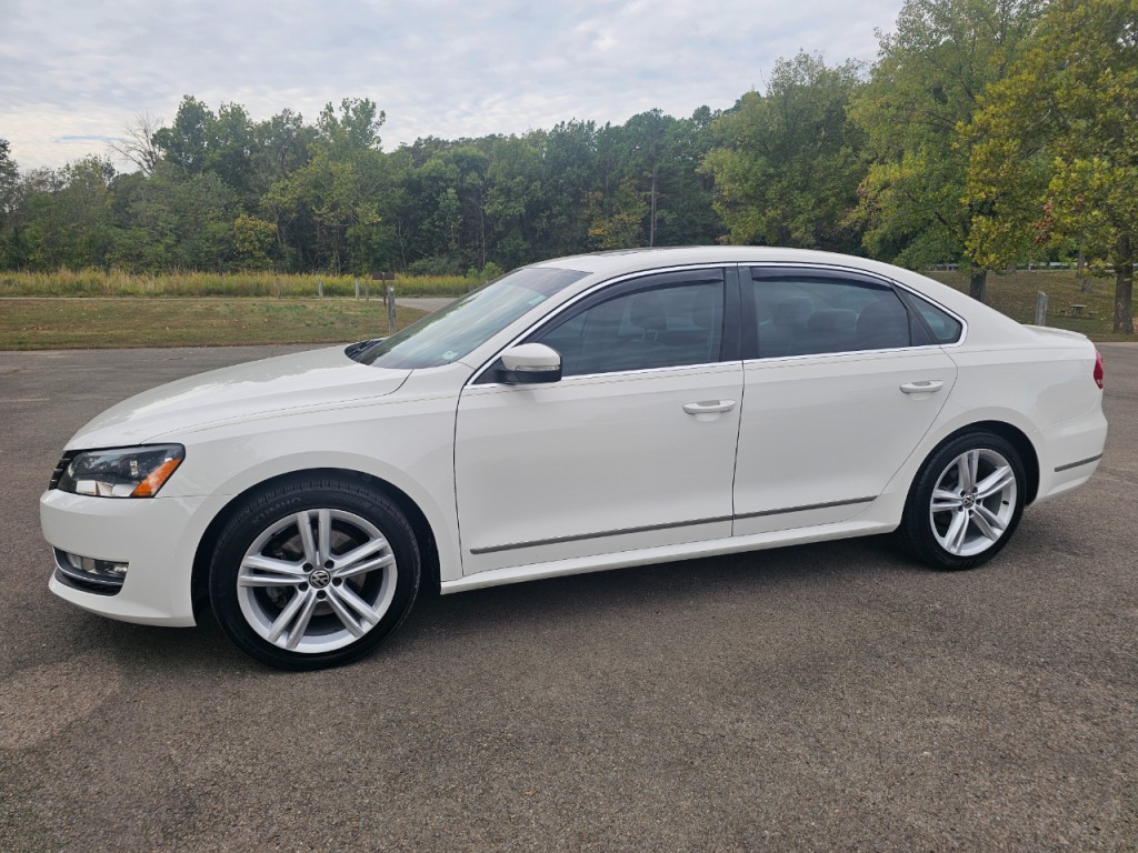 2015 Volkswagen Passat Image 11