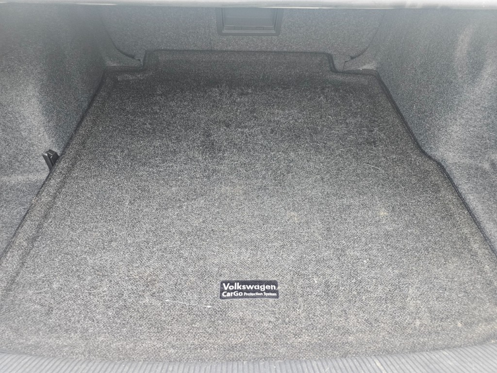 2015 Volkswagen Passat Image 21