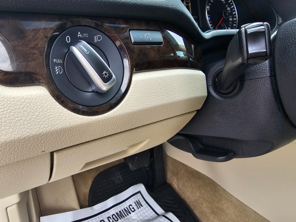 2015 Volkswagen Passat Image 34
