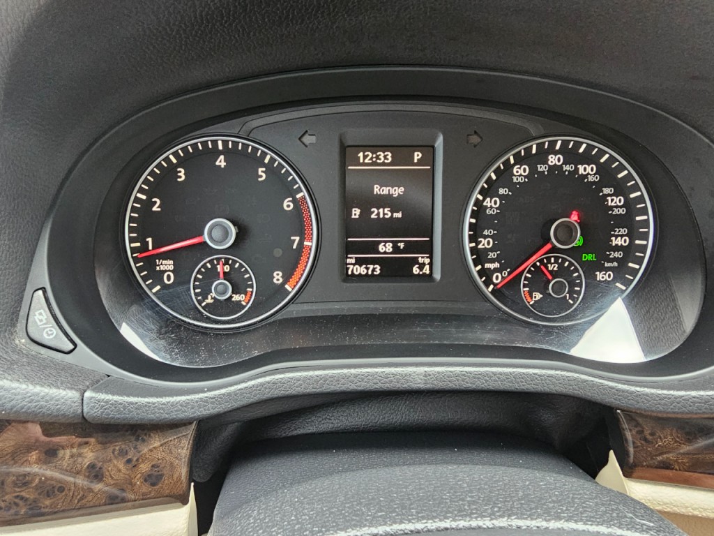 2015 Volkswagen Passat Image 38