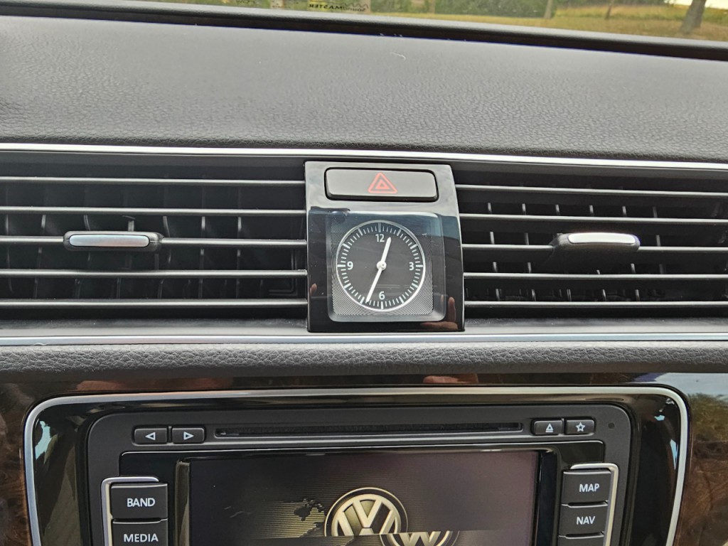 2015 Volkswagen Passat Image 41