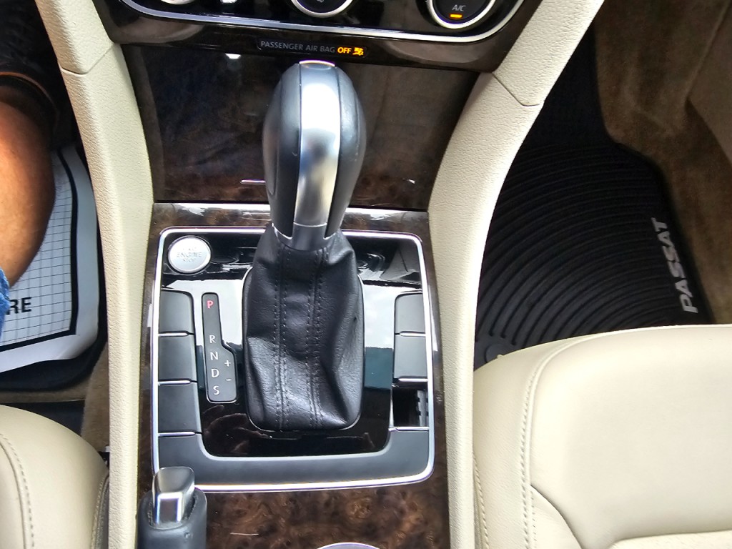 2015 Volkswagen Passat Image 43