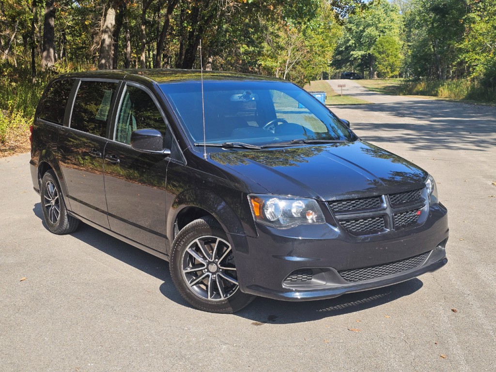 2018 Dodge Grand Caravan Image 2