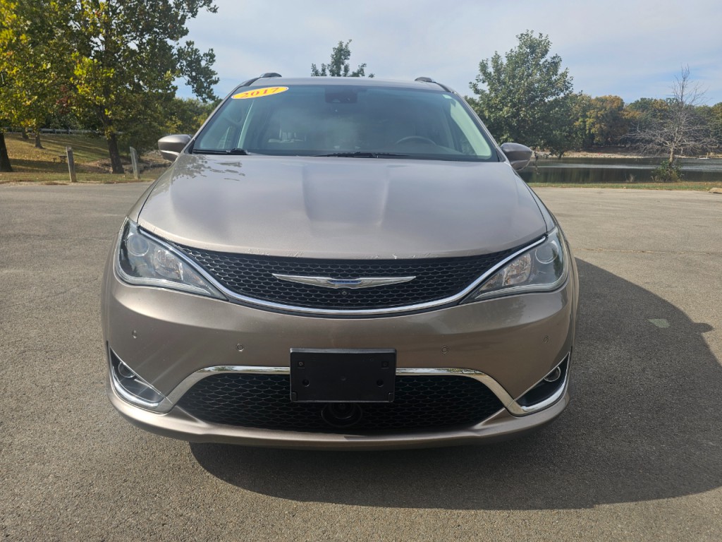 2017 Chrysler Pacifica Image 13