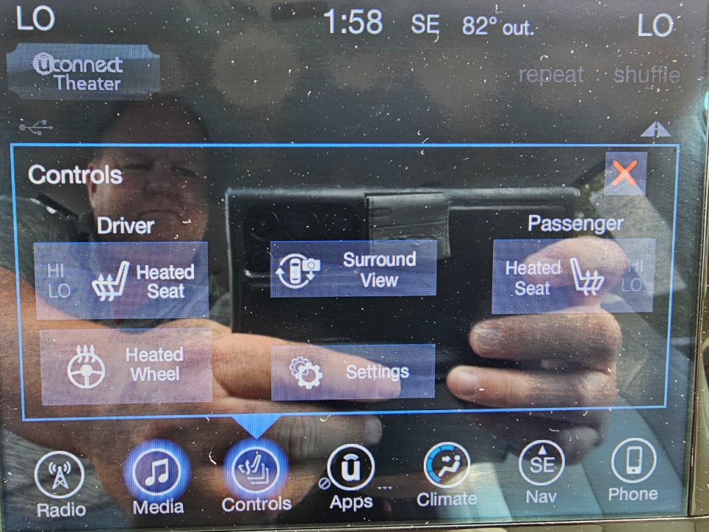 2017 Chrysler Pacifica Image 43