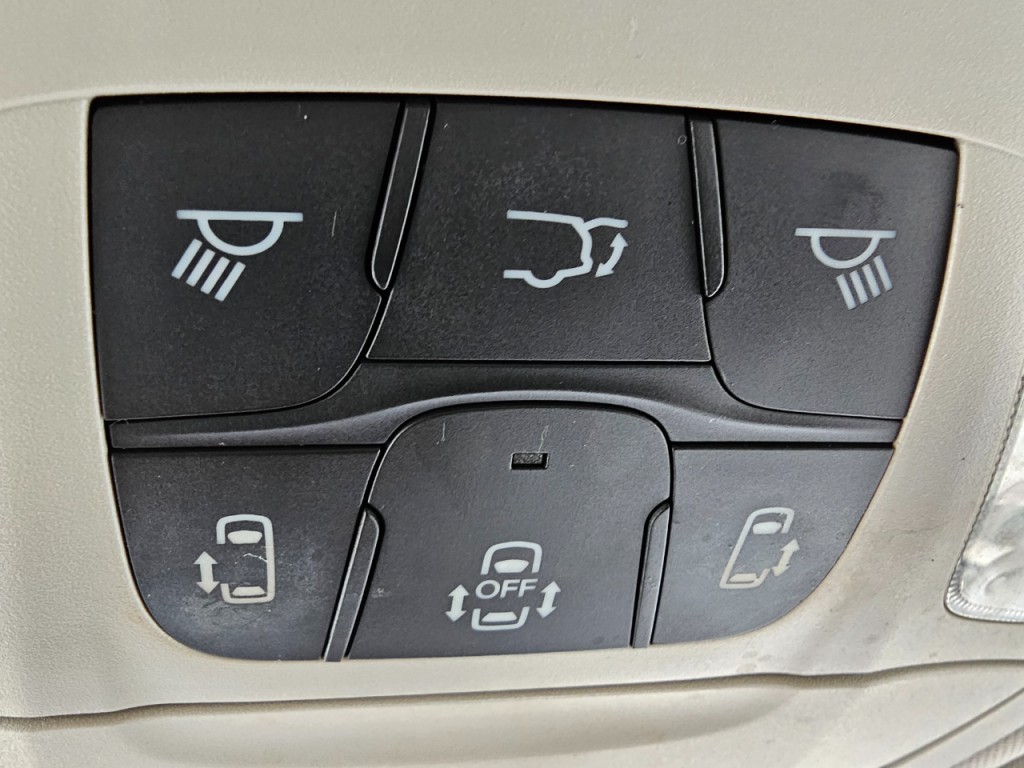 2017 Chrysler Pacifica Image 48