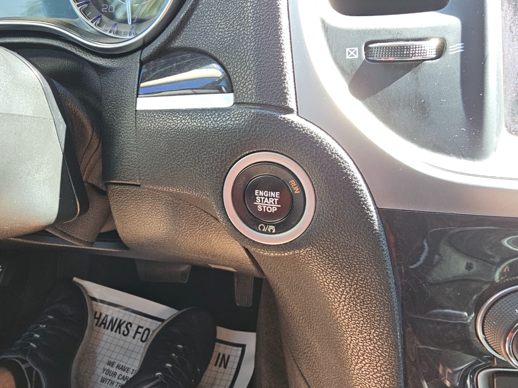 2018 Chrysler 300 Image 23