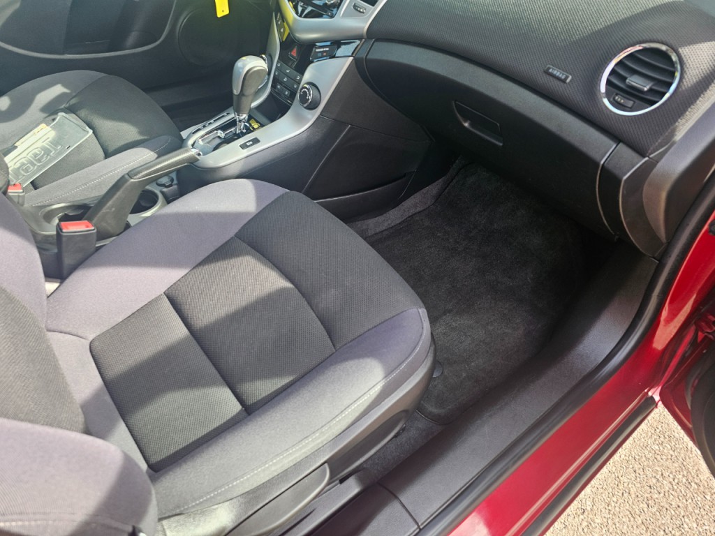 2013 Chevrolet Cruze Image 18