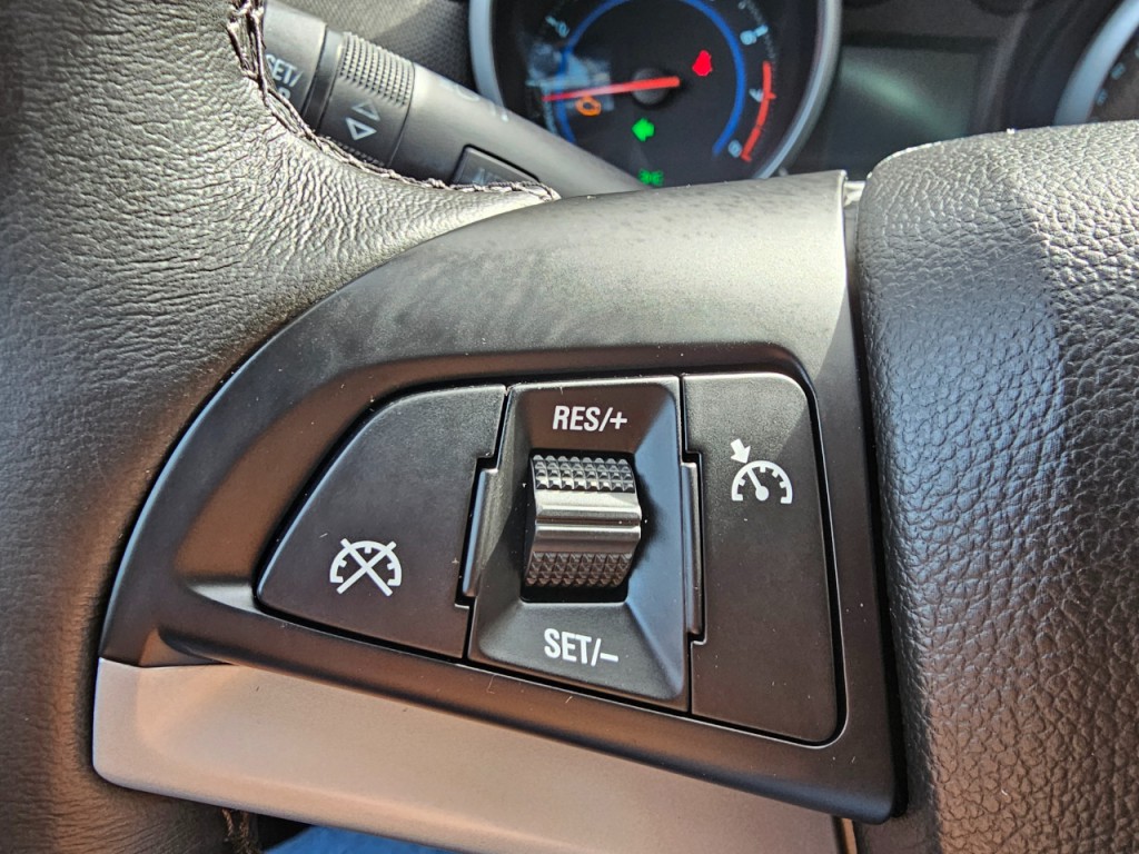 2013 Chevrolet Cruze Image 35