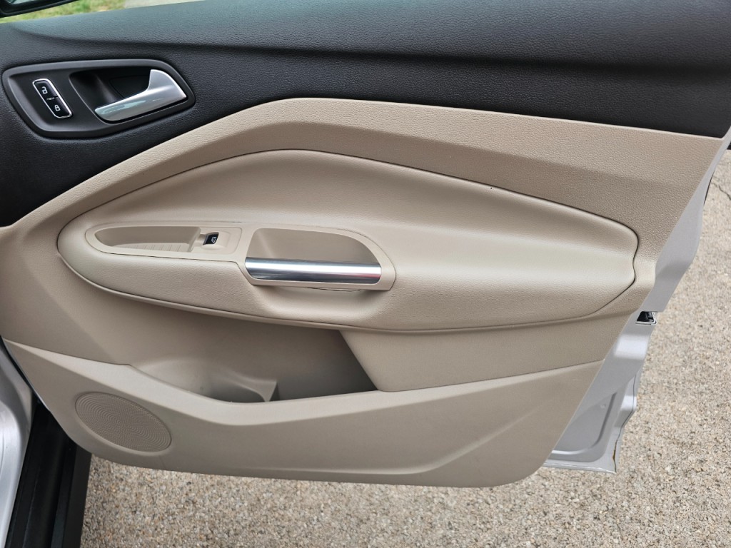 2014 Ford C-Max Image 17