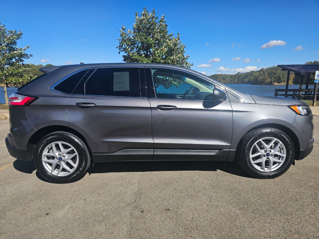 2021 Ford Edge Image 4