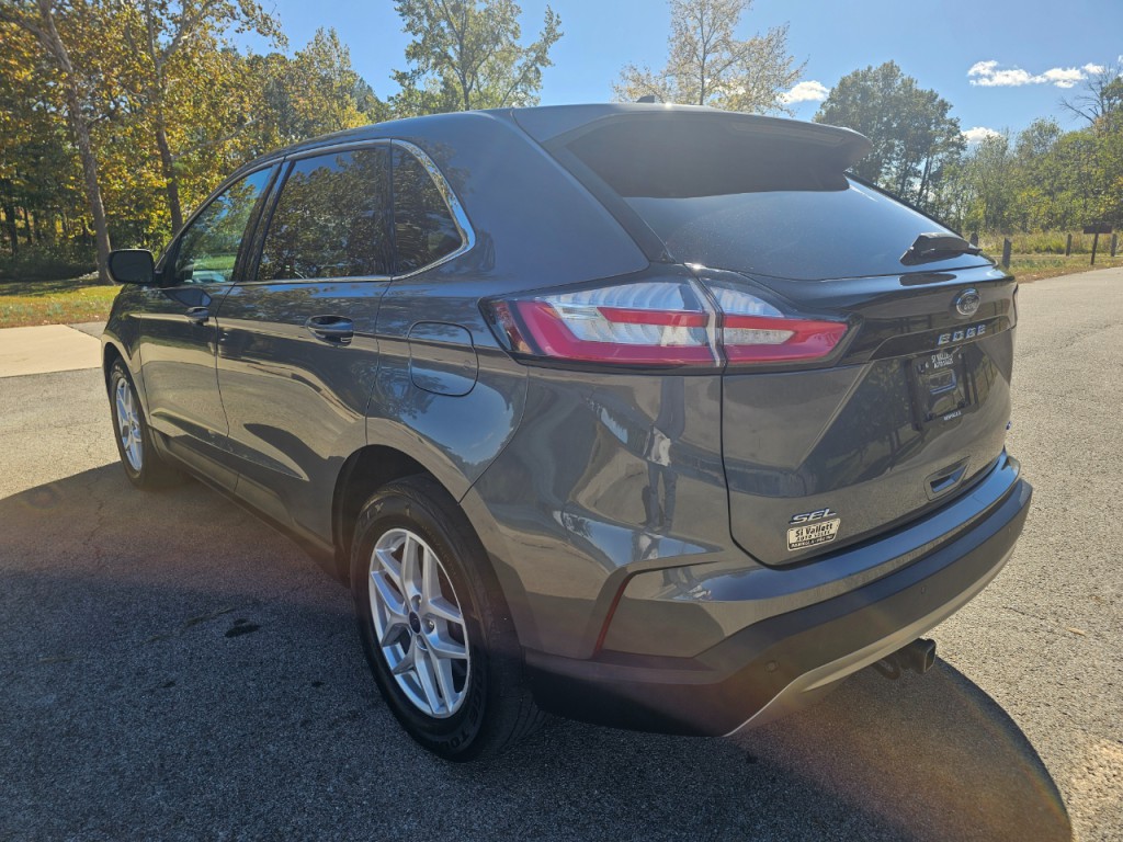 2021 Ford Edge Image 8