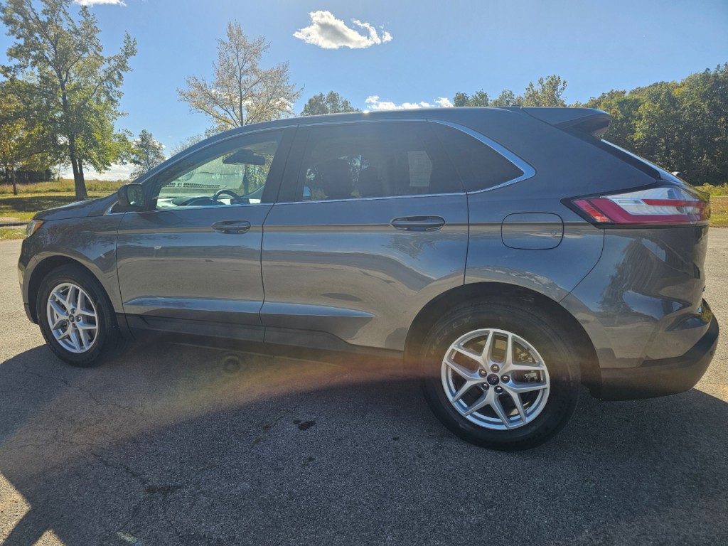 2021 Ford Edge Image 9