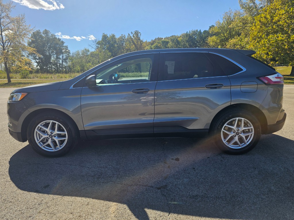 2021 Ford Edge Image 10
