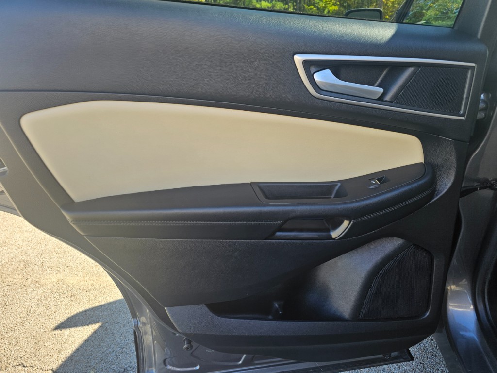 2021 Ford Edge Image 27