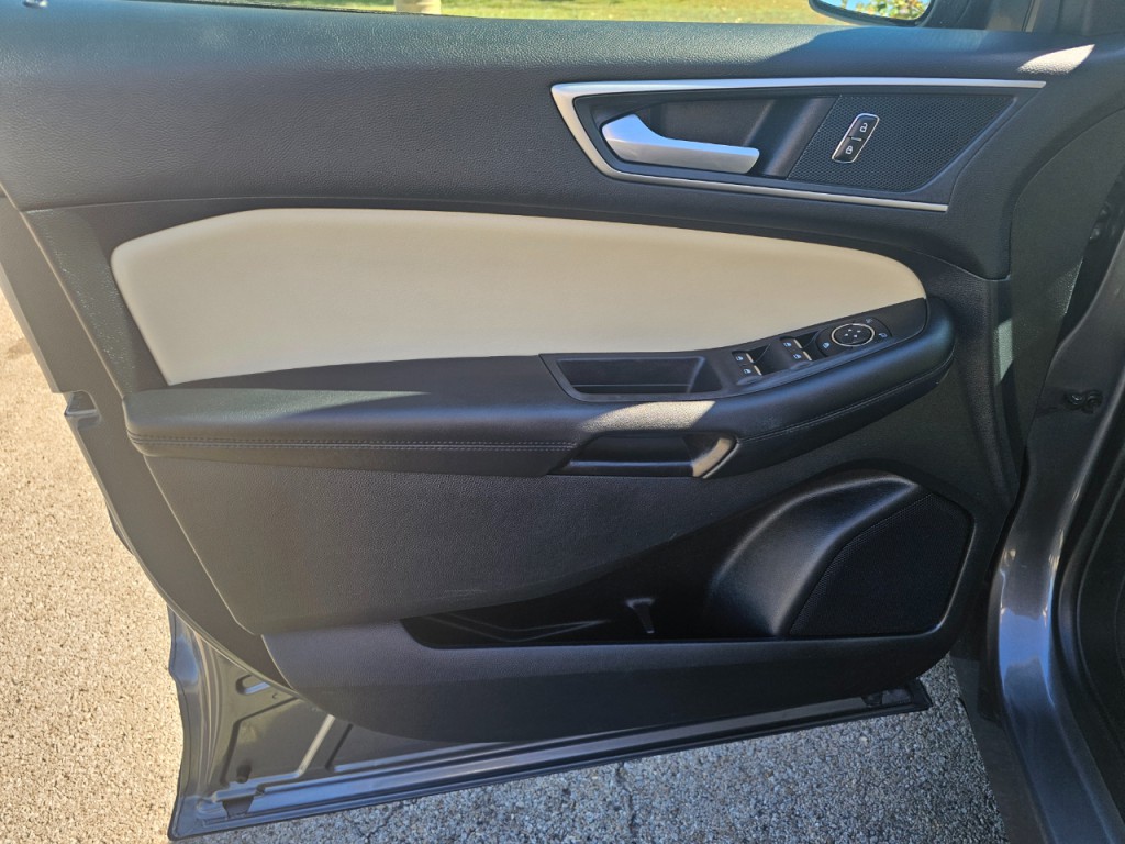 2021 Ford Edge Image 30