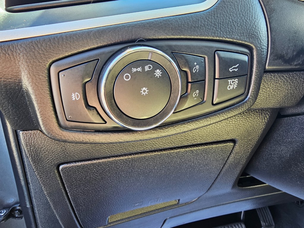 2021 Ford Edge Image 38