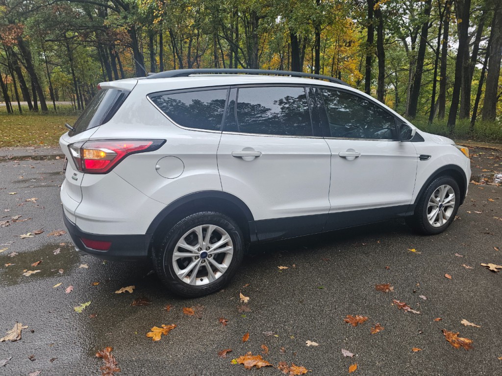 2018 Ford Escape Image 2
