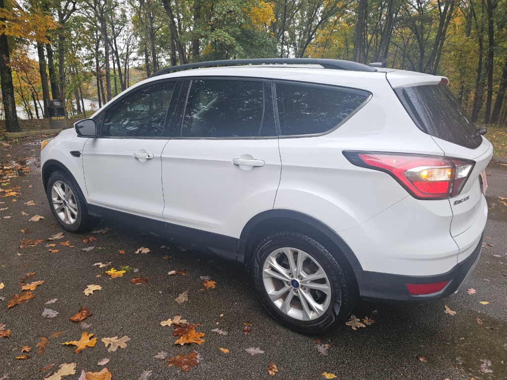 2018 Ford Escape Image 3