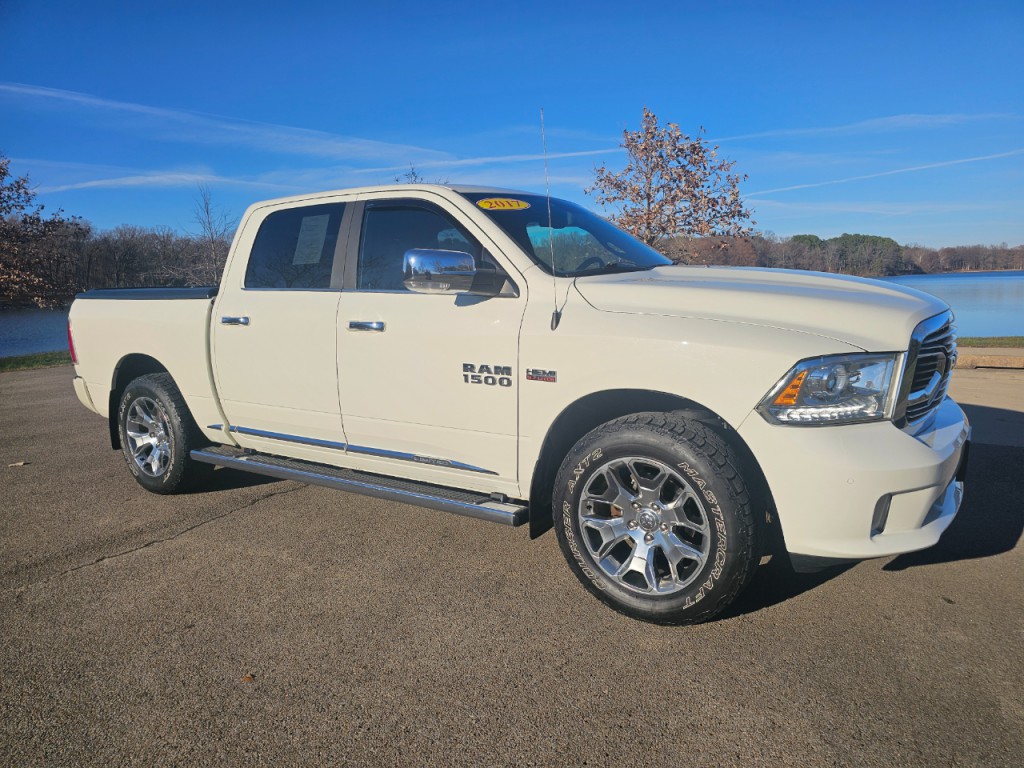 2017 RAM 1500 Image 3