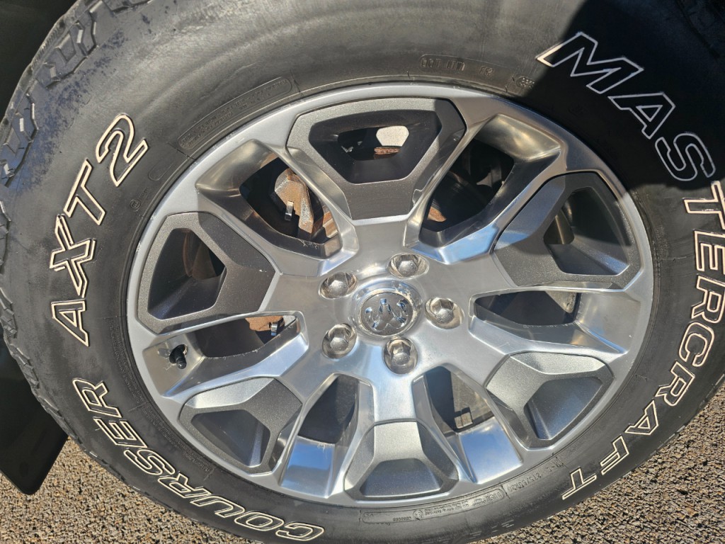 2017 RAM 1500 Image 15