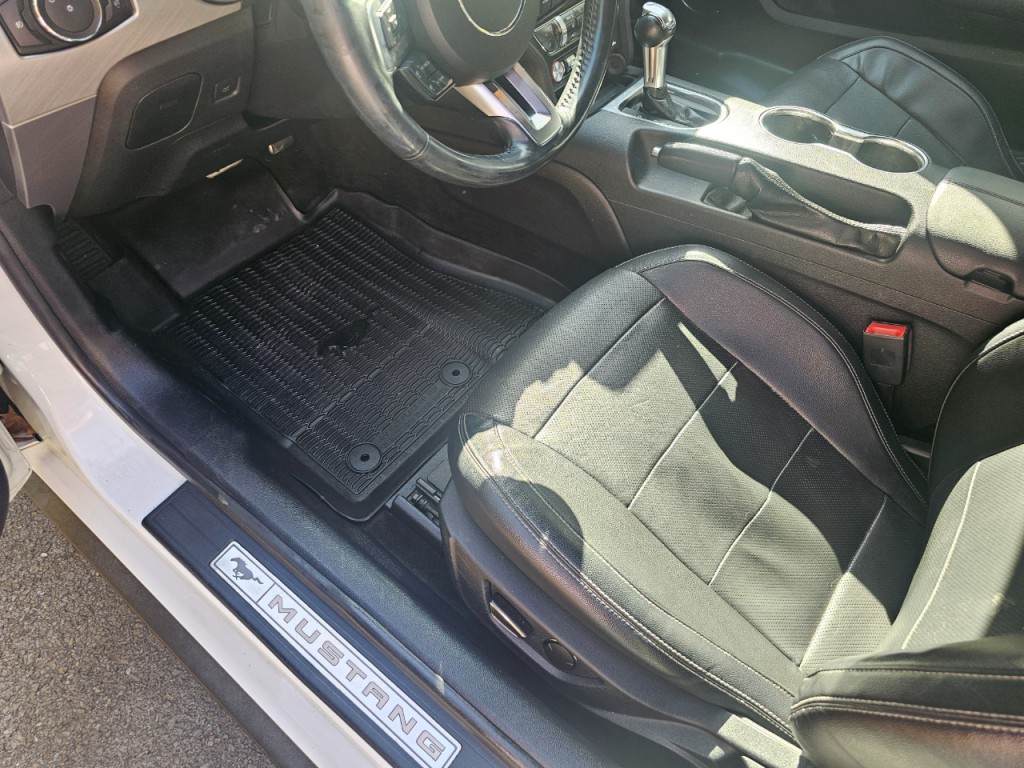 2018 Ford Mustang Image 23