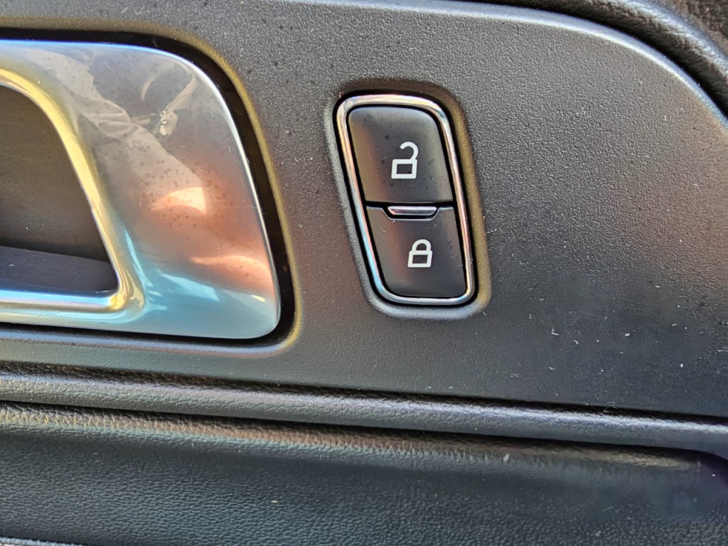 2018 Ford Mustang Image 28