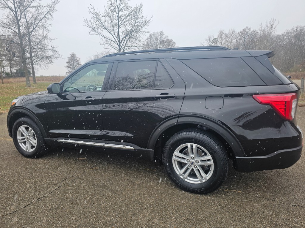 2022 Ford Explorer Image 9