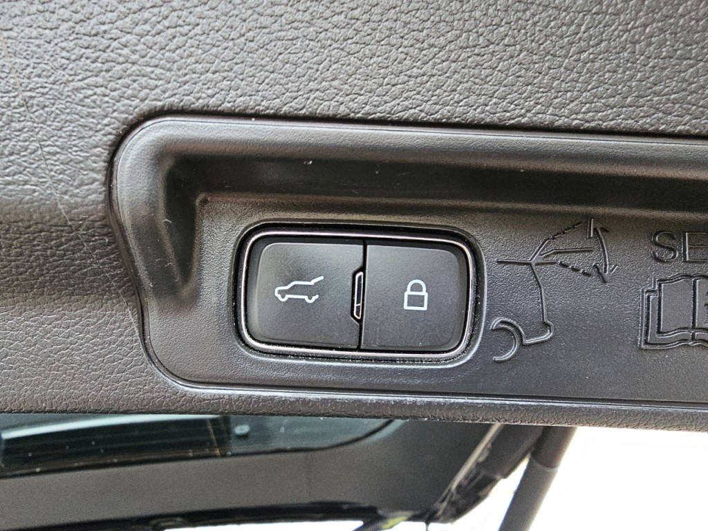 2022 Ford Explorer Image 22