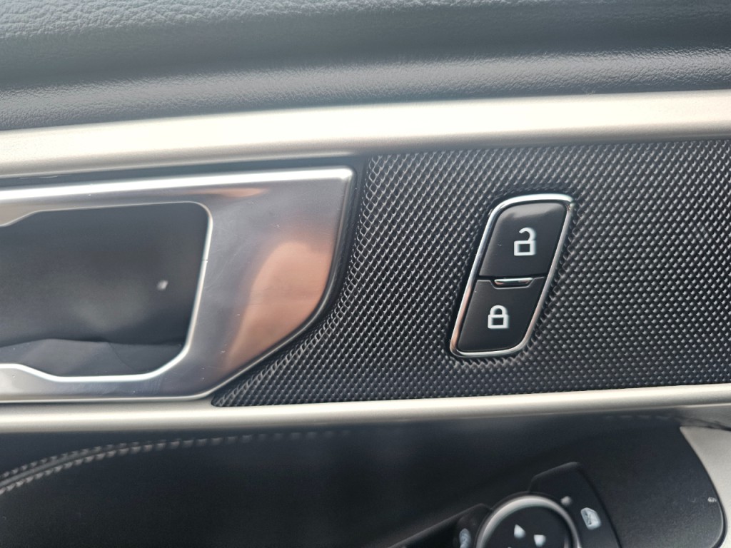 2022 Ford Explorer Image 30