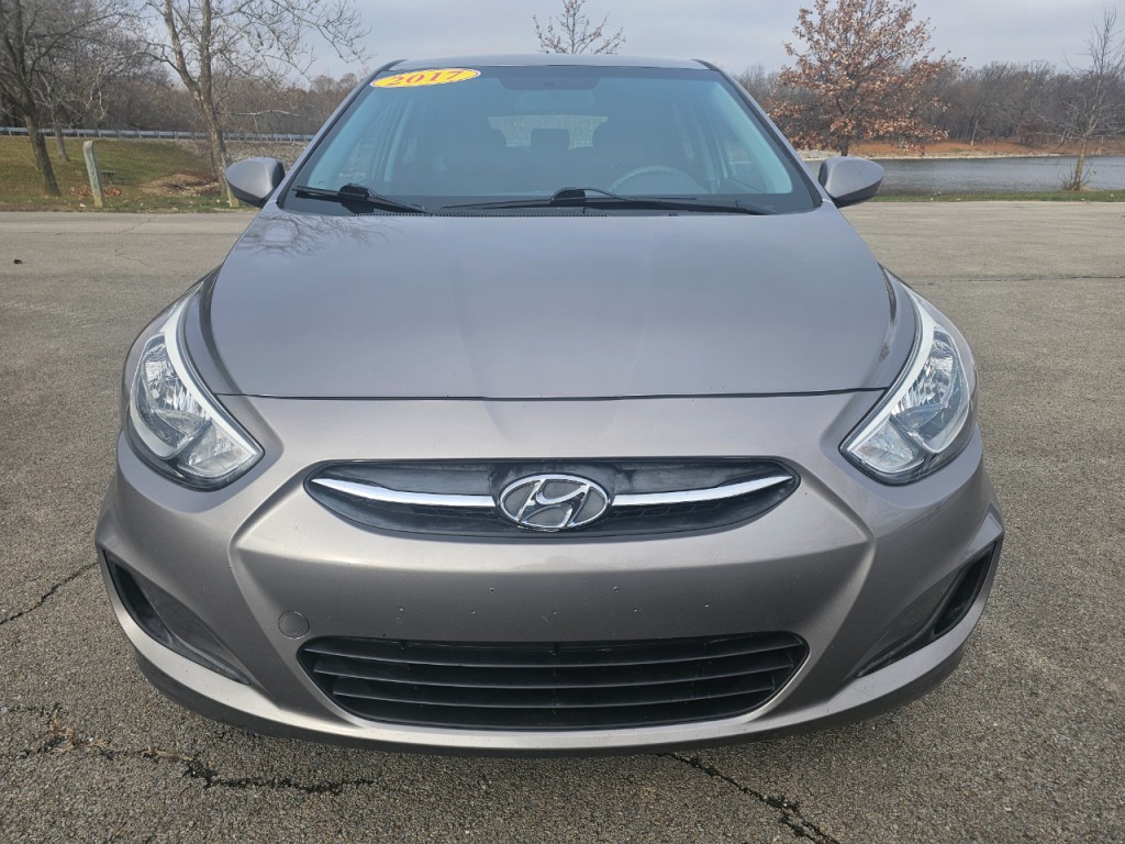 2017 Hyundai Accent Image 13