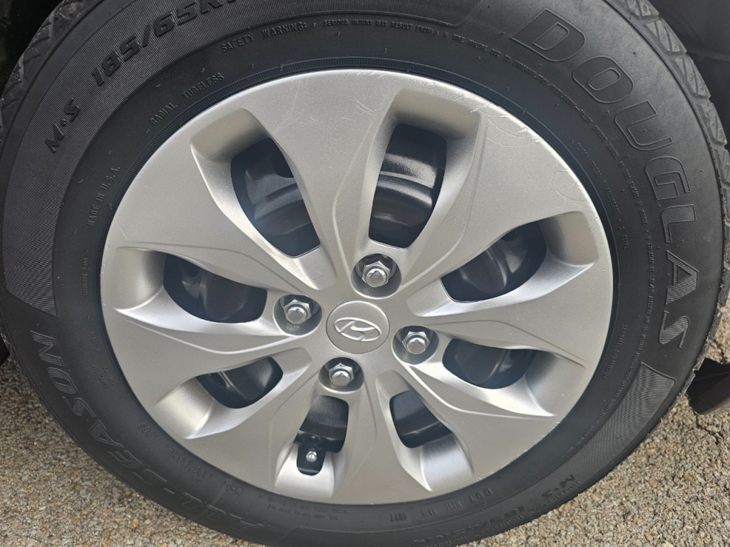 2017 Hyundai Accent Image 15