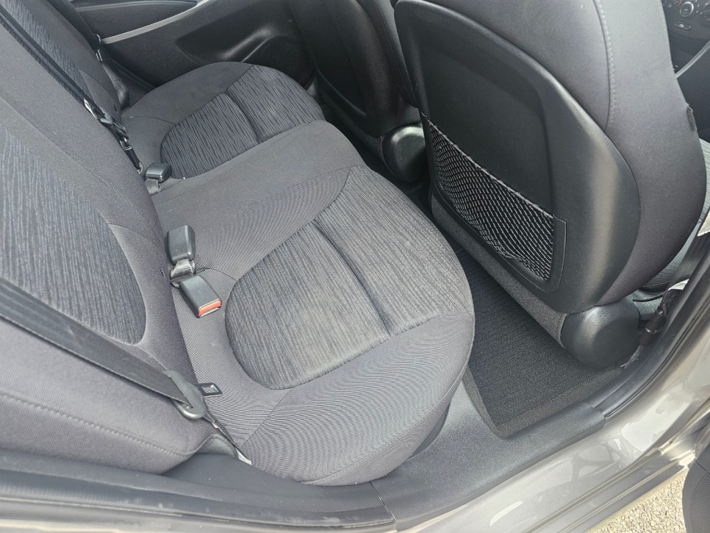 2017 Hyundai Accent Image 19