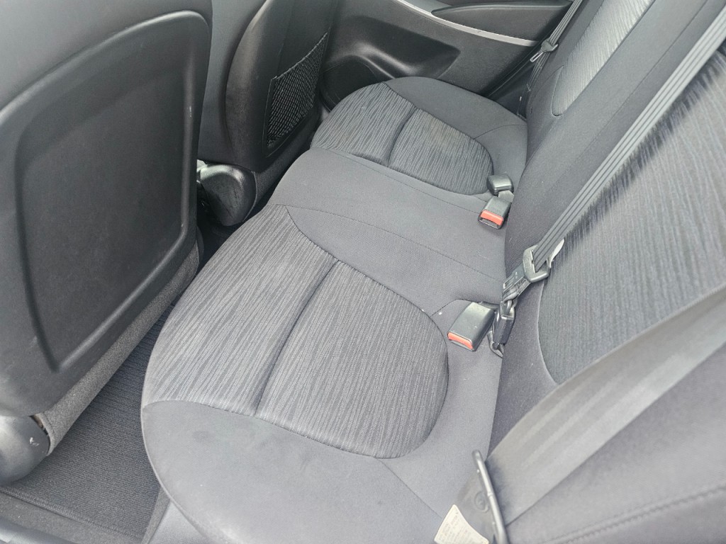 2017 Hyundai Accent Image 23