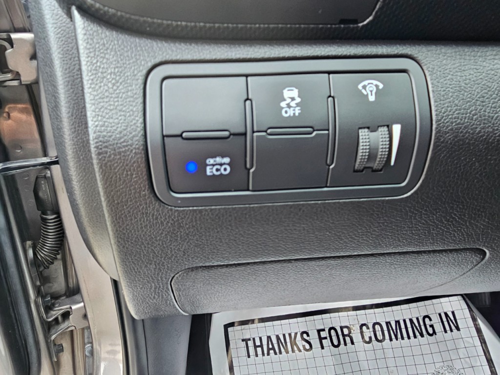 2017 Hyundai Accent Image 31