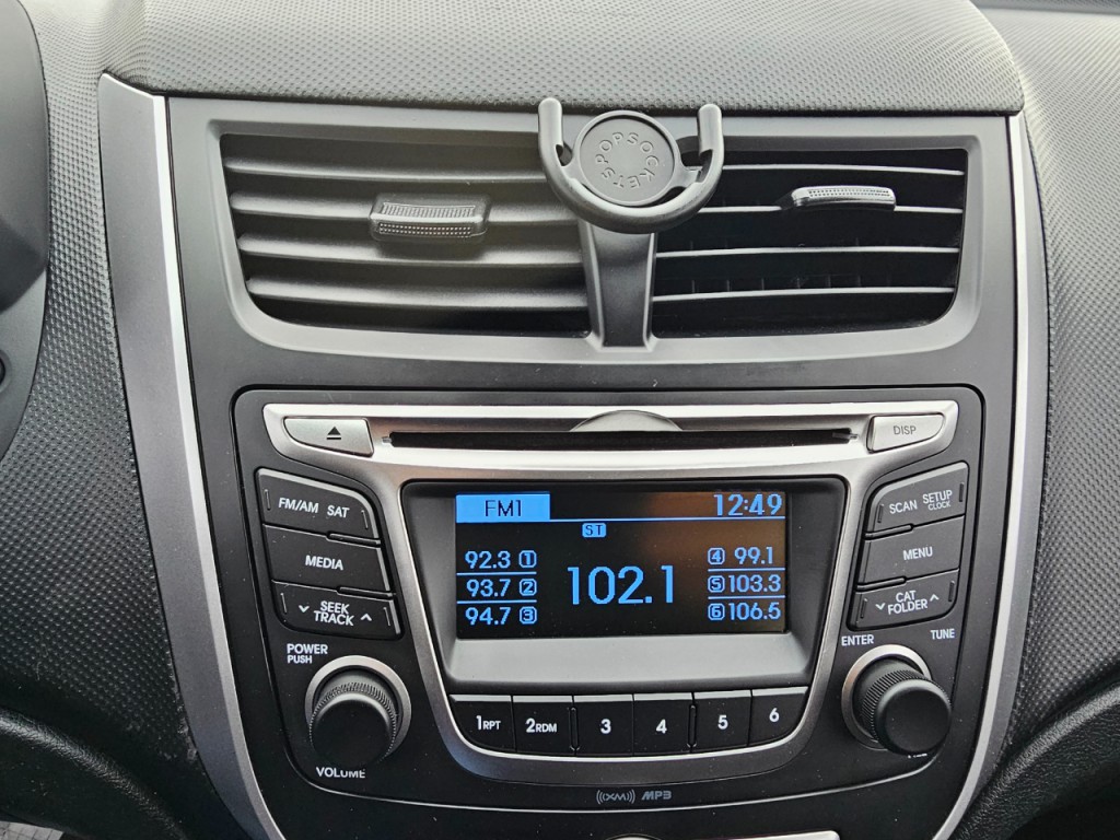 2017 Hyundai Accent Image 35