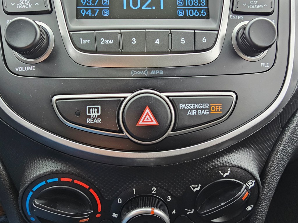 2017 Hyundai Accent Image 36