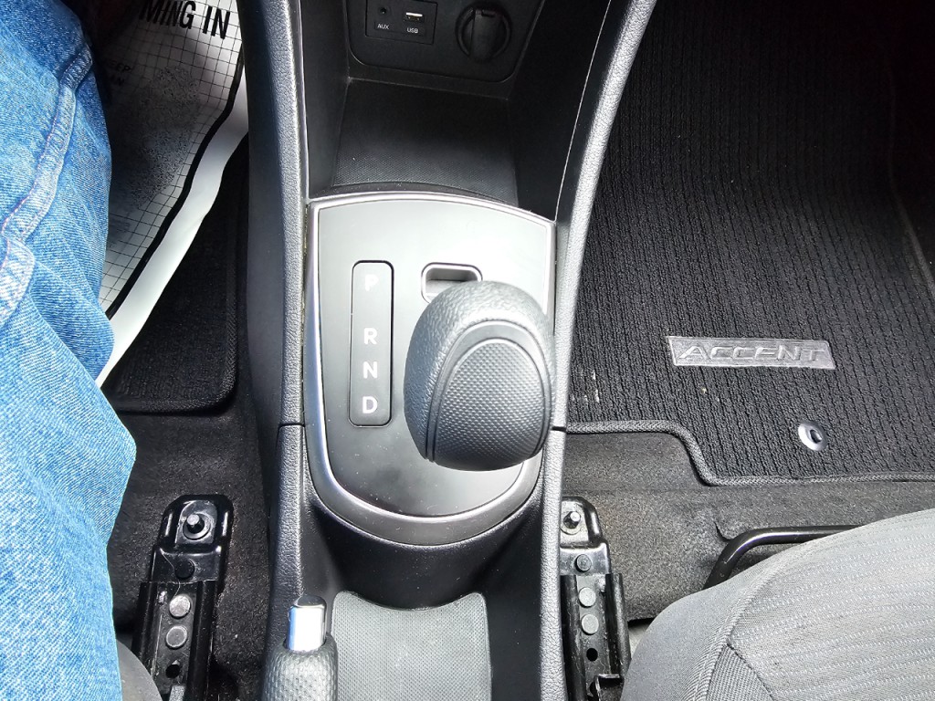 2017 Hyundai Accent Image 39