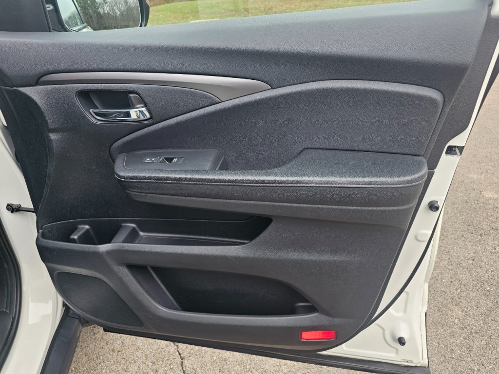 2018 Honda Ridgeline Image 17