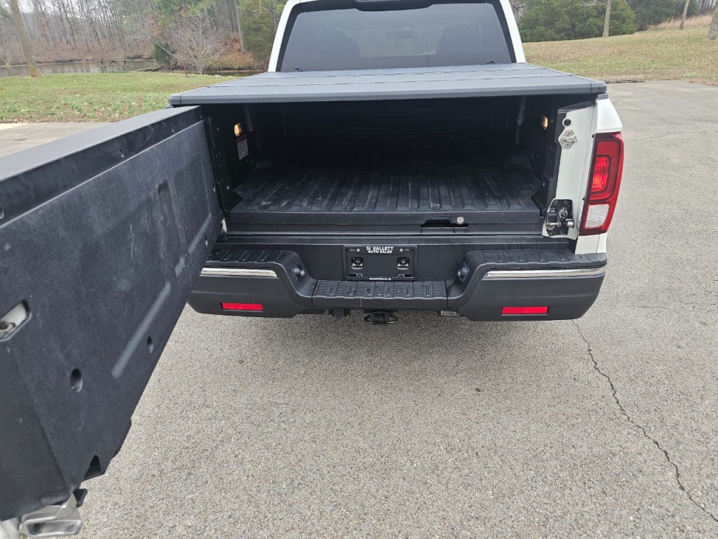 2018 Honda Ridgeline Image 22