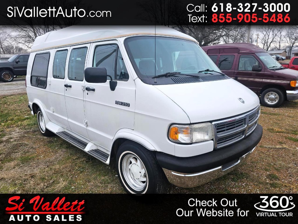 1994 Dodge Ram Van Image 1