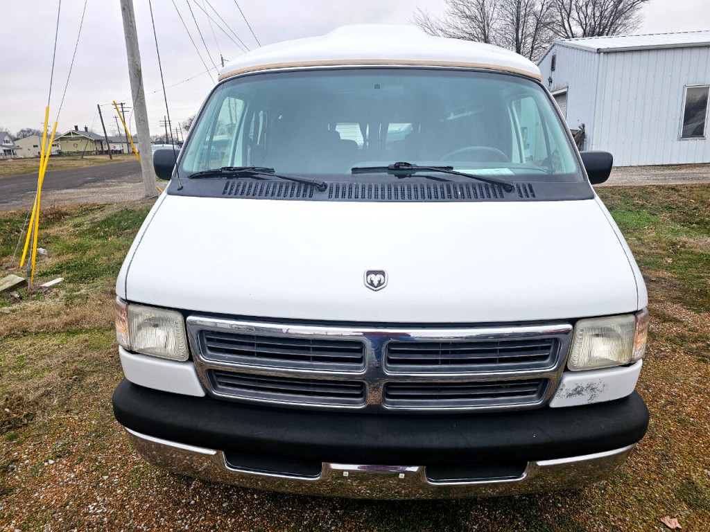 1994 Dodge Ram Van Image 8