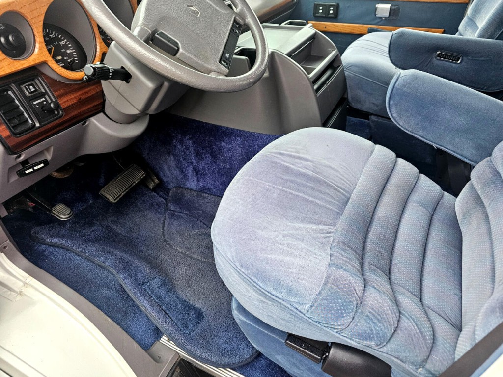 1994 Dodge Ram Van Image 11