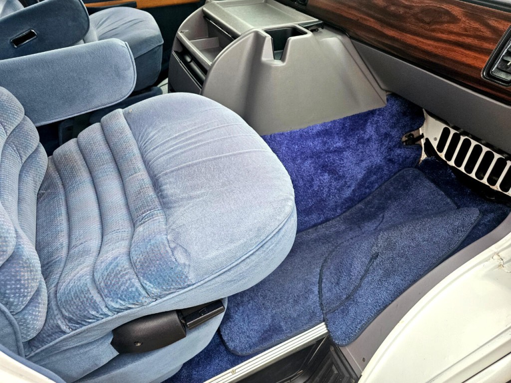 1994 Dodge Ram Van Image 13