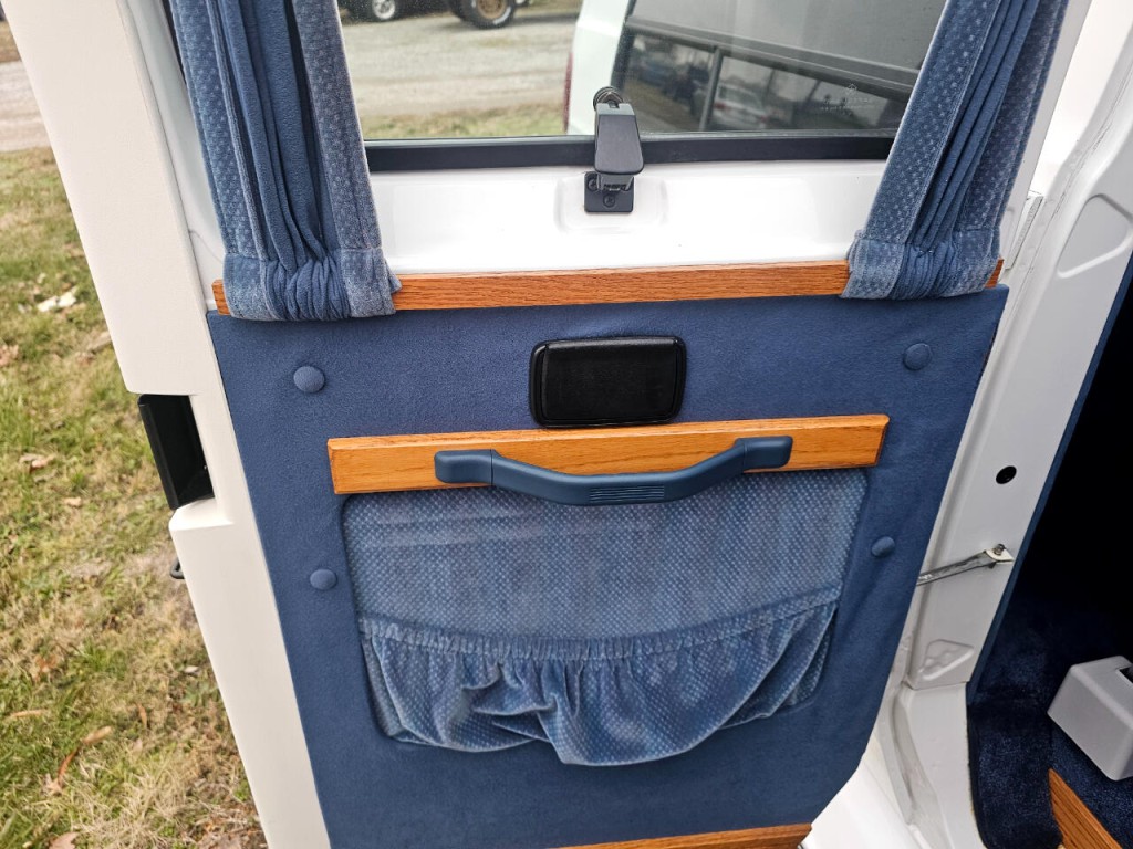 1994 Dodge Ram Van Image 15