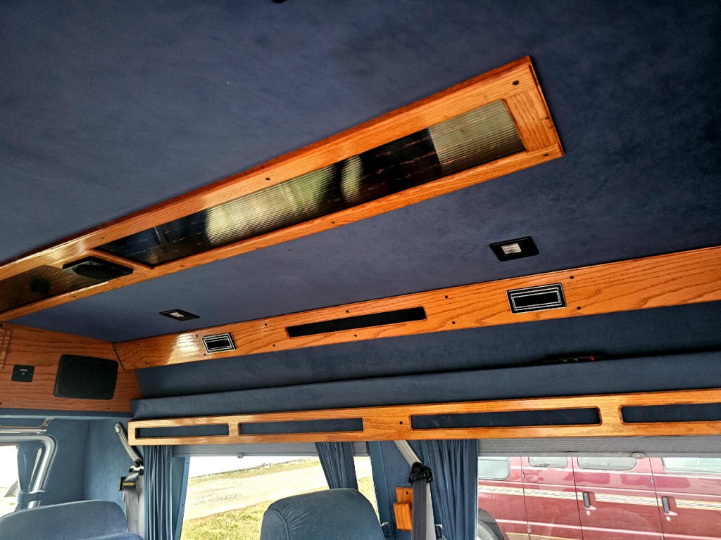 1994 Dodge Ram Van Image 18