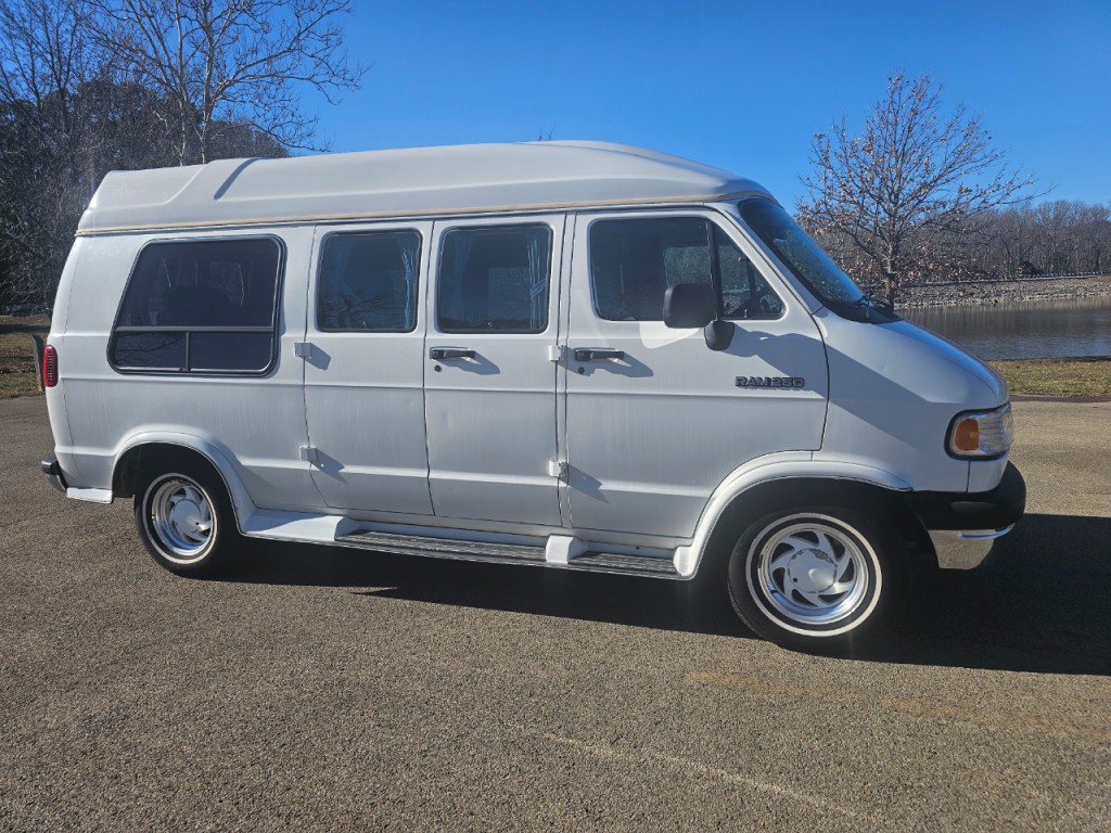 1994 Dodge Ram Van Image 25