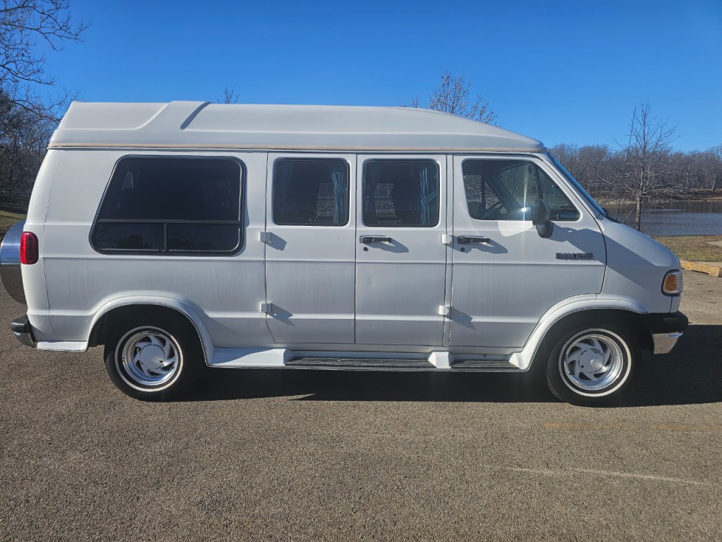 1994 Dodge Ram Van Image 26