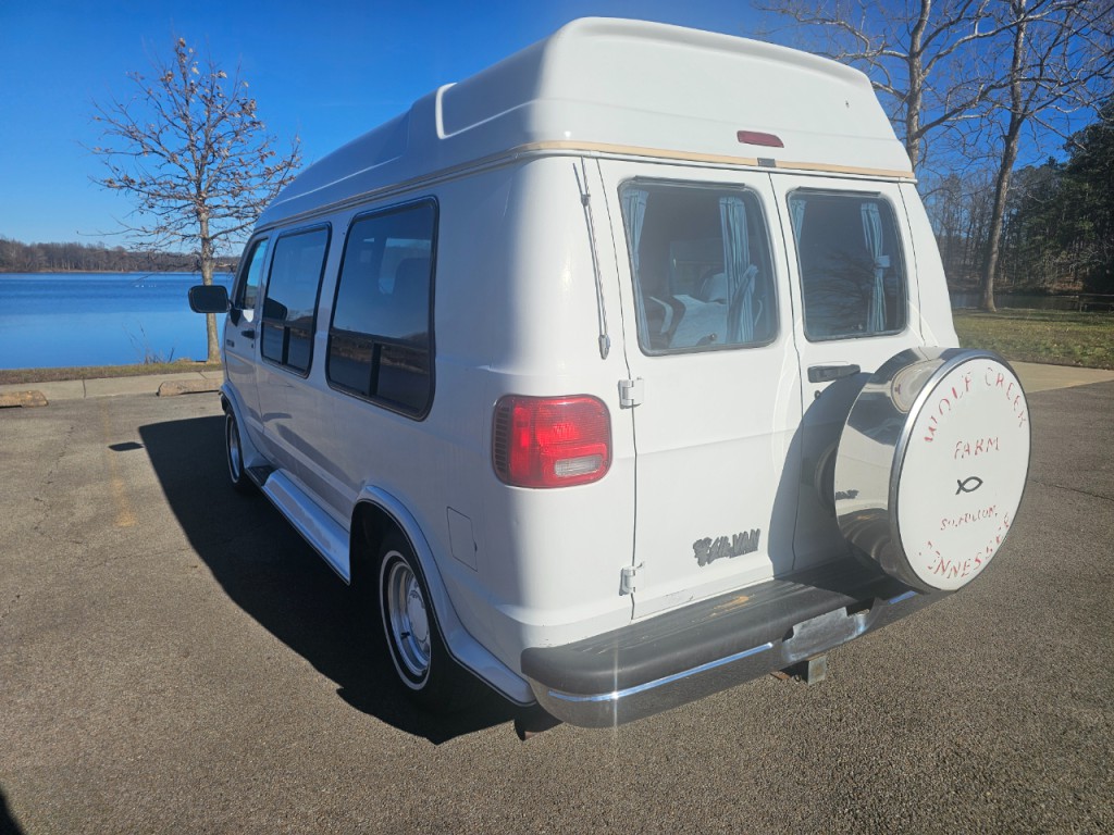 1994 Dodge Ram Van Image 30